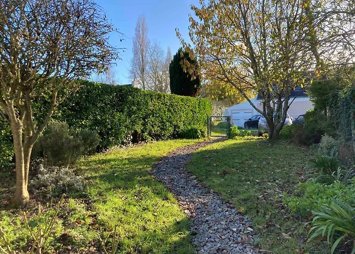 Charmante Maison Avec Jardin, Terrasse Et Parking - Animaux Acceptes - Fr-1-418-196